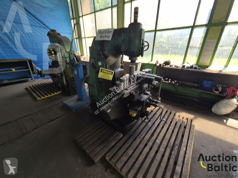 Vybavenie stavebného stroja  machine with a vice
