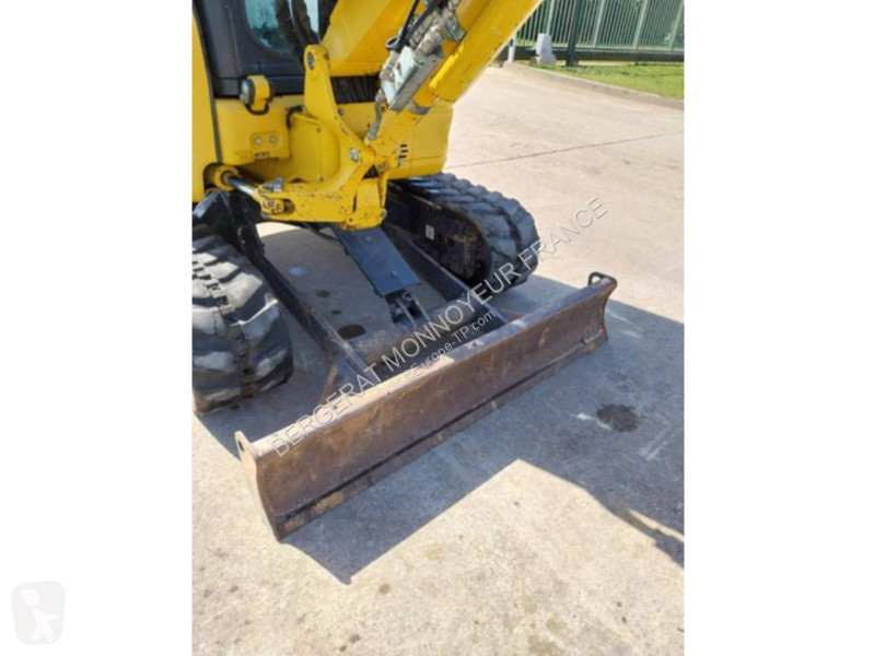 Строително оборудване Komatsu PC26MR-3
