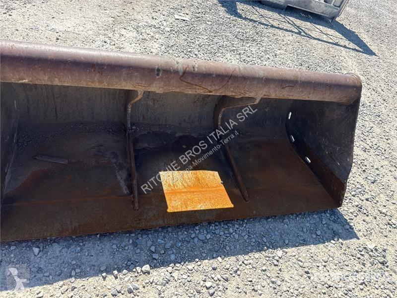Cleanup Bucket machinery equipment
