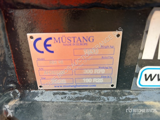 تجهيزات الأشغال العمومية Mustang 16