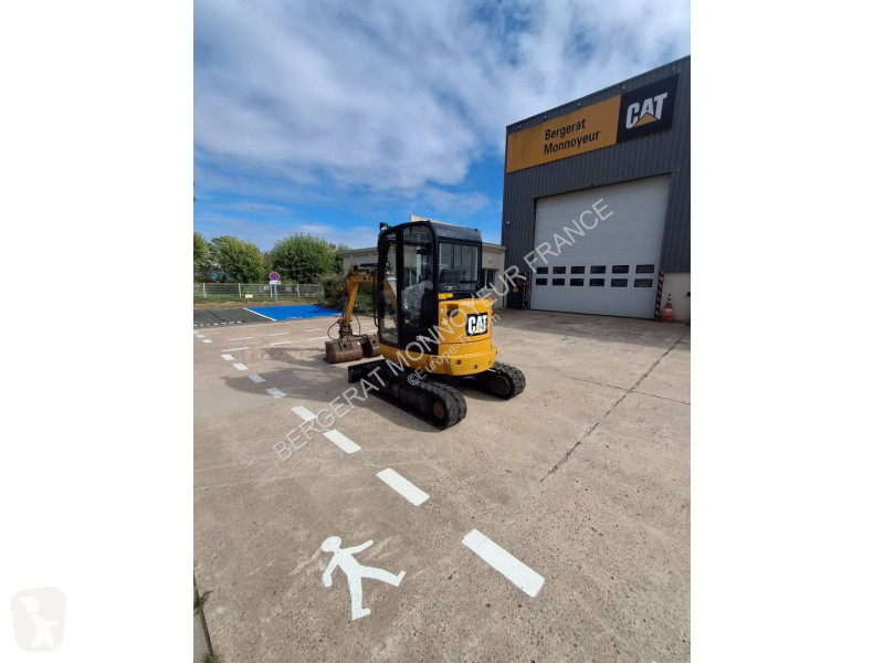 تجهيزات الأشغال العمومية Caterpillar 302.7D CR
