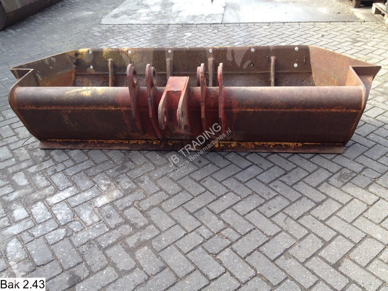 Vybavenie stavebného stroja  Ditch bucket
