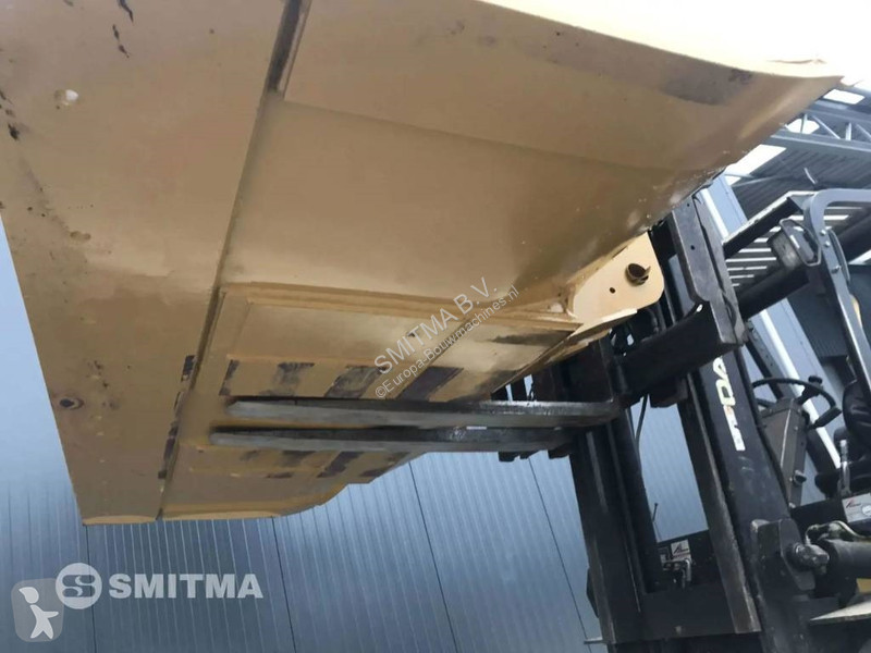 Vybavenie stavebného stroja Caterpillar 966G