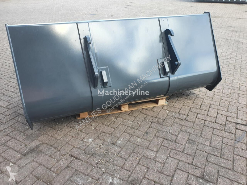 تجهيزات الأشغال العمومية  AGM volumebak 925 liter