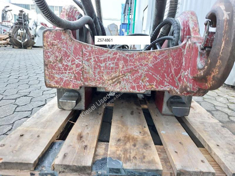 تجهيزات الأشغال العمومية Hitachi Attache rapide...