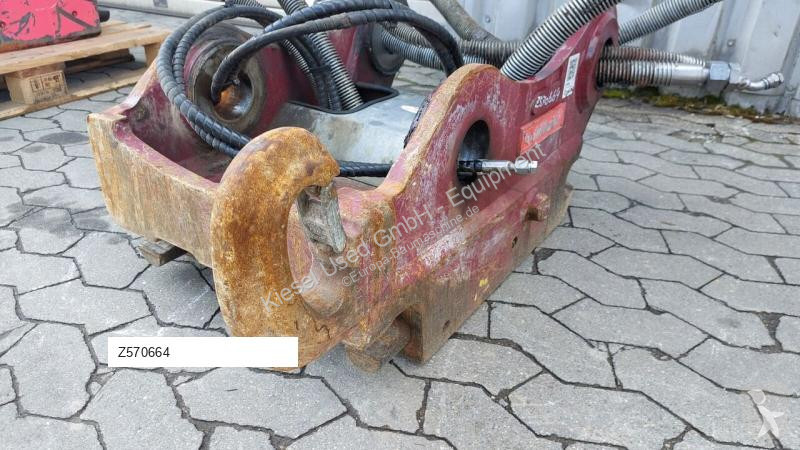 Stavební vybavení Oilquick Attache rapide...