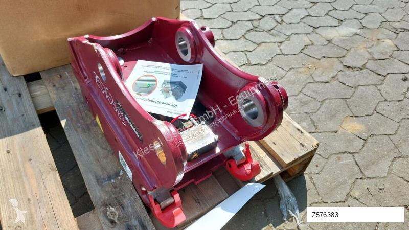 تجهيزات الأشغال العمومية Hitachi Attache rapide...