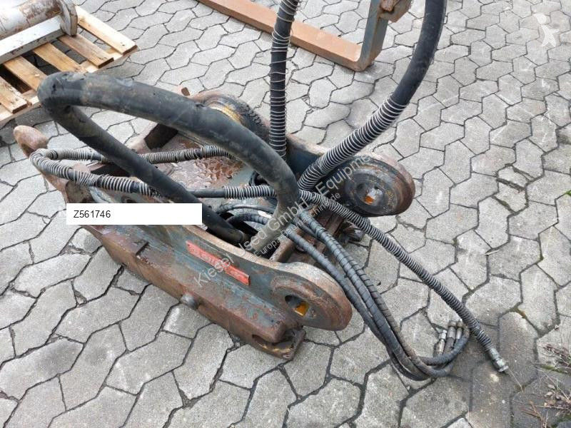 Stavební vybavení Oilquick Attache rapide...