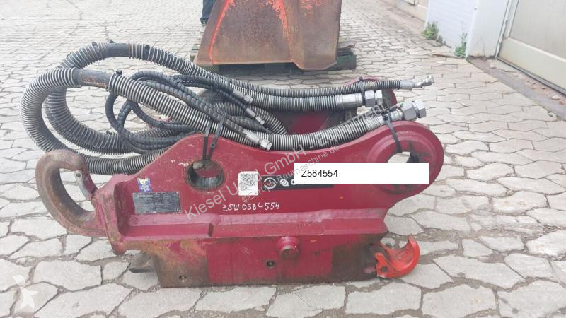 تجهيزات الأشغال العمومية Hitachi Attache rapide...