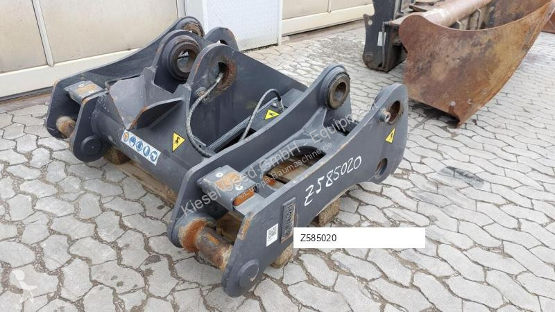 تجهيزات الأشغال العمومية Hitachi Attache rapide...
