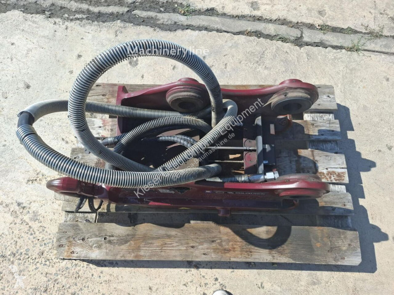 Equipamientos maquinaria OP Oilquick Attache...