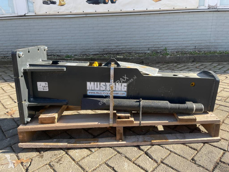 Equipamientos maquinaria OP Mustang HM 702 2024...