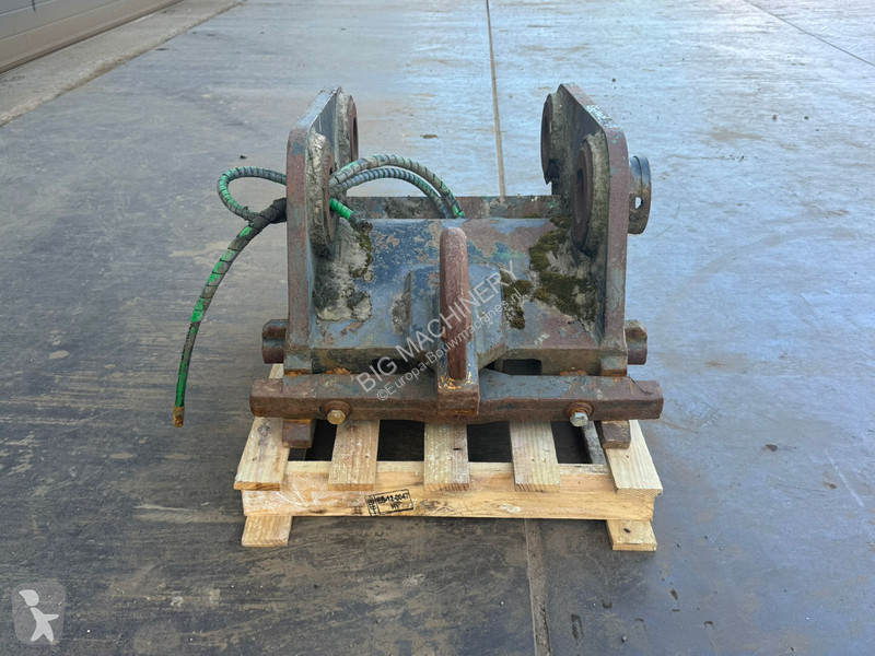 تجهيزات الأشغال العمومية  quick coupler CW30...