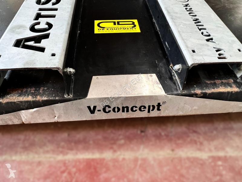 Équipements TP   VO 2400 Méga balai pousseur...