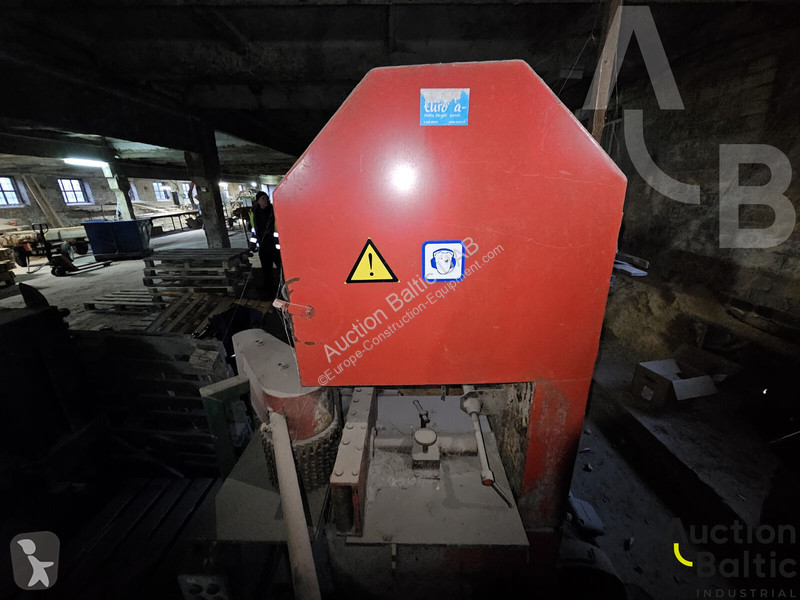 Vybavenie stavebného stroja  band saw