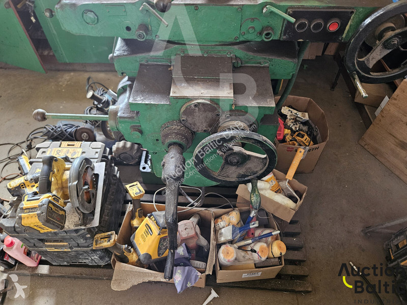 Vybavenie stavebného stroja  milling machine