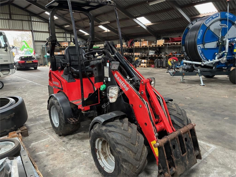 Vybavenie stavebného stroja Manitou MLA3-35H