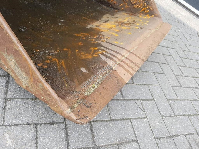 Vybavenie stavebného stroja Liebherr...