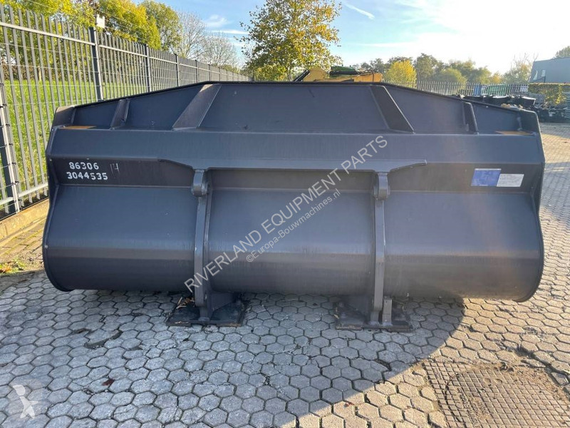 تجهيزات الأشغال العمومية Volvo L 110 H Bucket