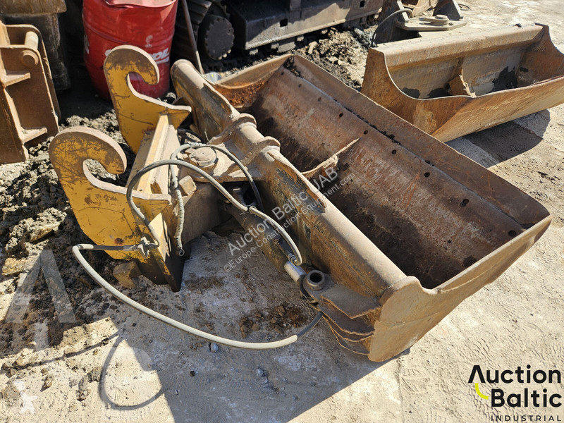 Équipements TP  cleaning bucket
