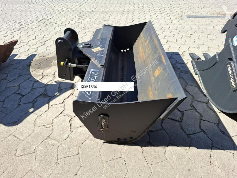 Vybavenie stavebného stroja Rädlinger KGL02H-1200