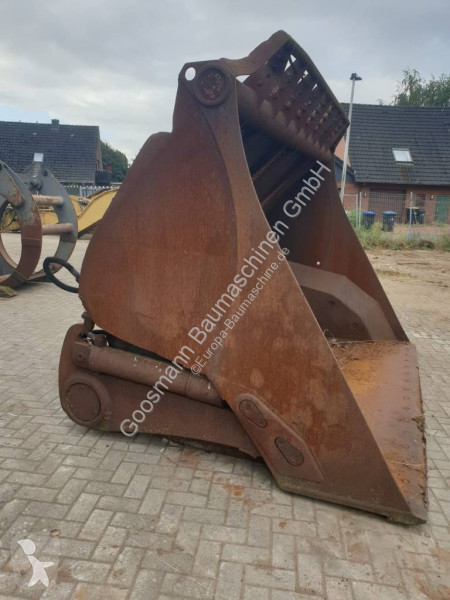 تجهيزات الأشغال العمومية Komatsu Hochkippschaufel