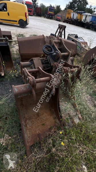 Aanbouwstukken voor bouwmachines   Available