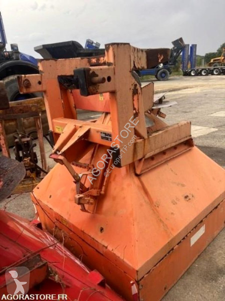 Equipamientos maquinaria OP Kuhn 600 SA