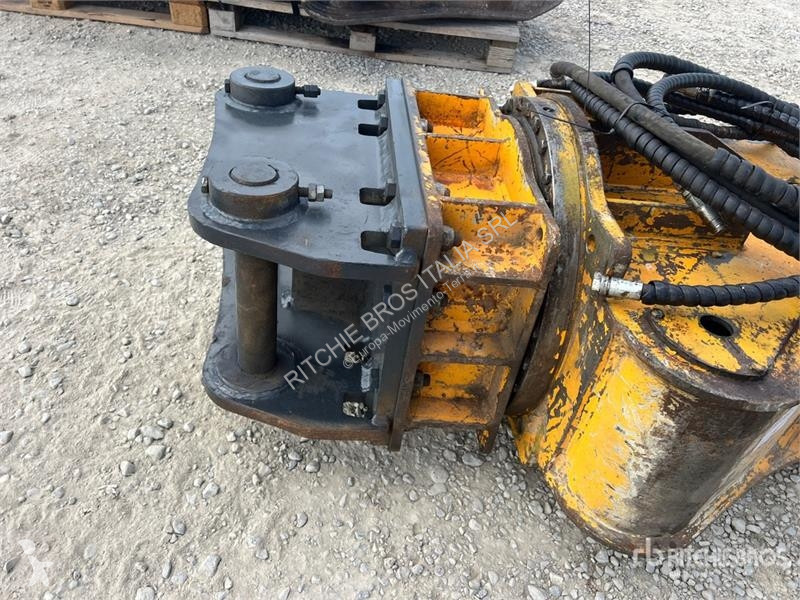 Équipements TP Indeco Demolition Shear