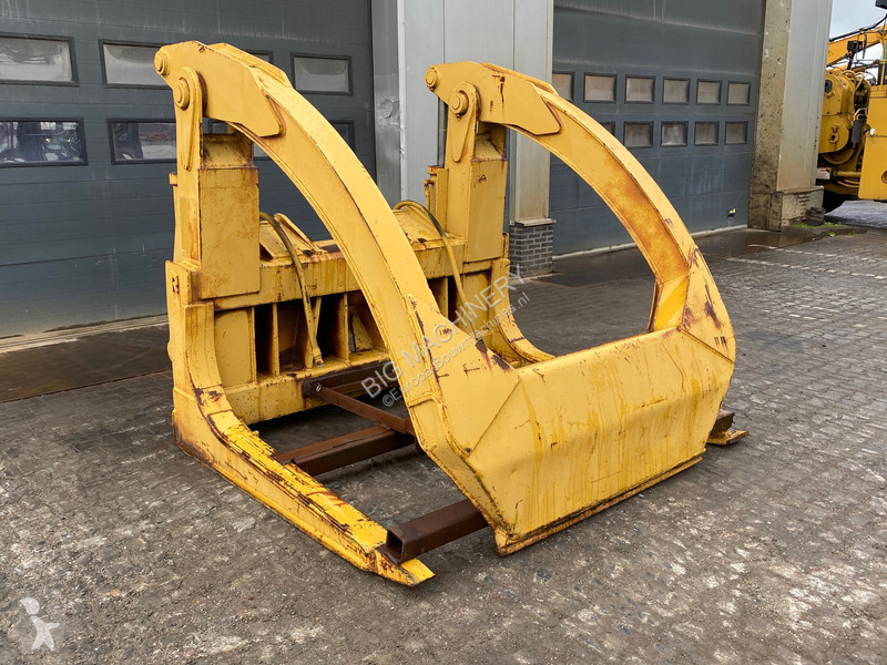 Equipamentos de obras Caterpillar Logging forks...