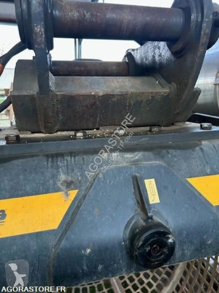 تجهيزات الأشغال العمومية MB Crusher S14