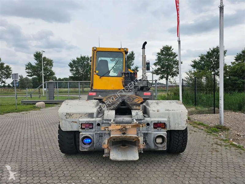 جرار مناولة Terberg RT282 4x4