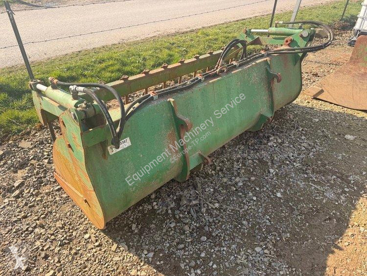 Sprzęt   Multibenne 210