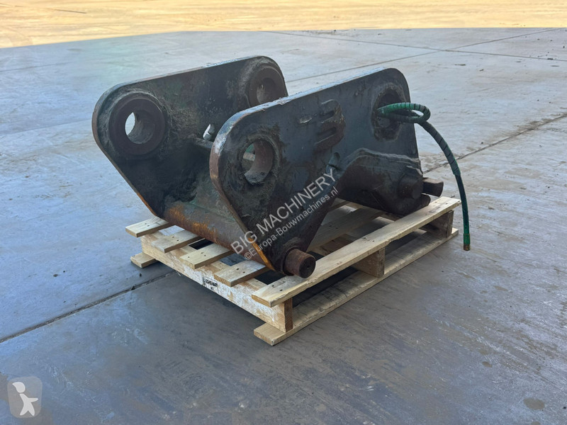 تجهيزات الأشغال العمومية  quick coupler CW30...