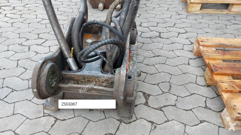 تجهيزات الأشغال العمومية Hitachi Attache rapide...