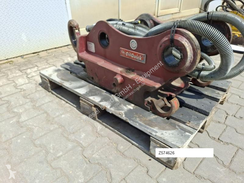 تجهيزات الأشغال العمومية Hitachi Attache rapide...