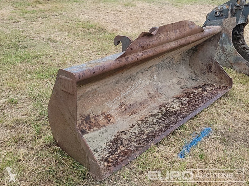 Echipamente pentru construcţii Caterpillar