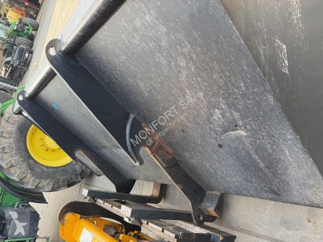 Équipements TP JCB  3200 litres 2.6 m Qfit