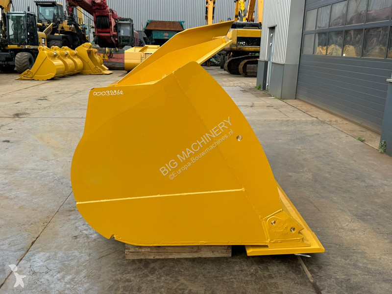تجهيزات الأشغال العمومية Caterpillar Loader...