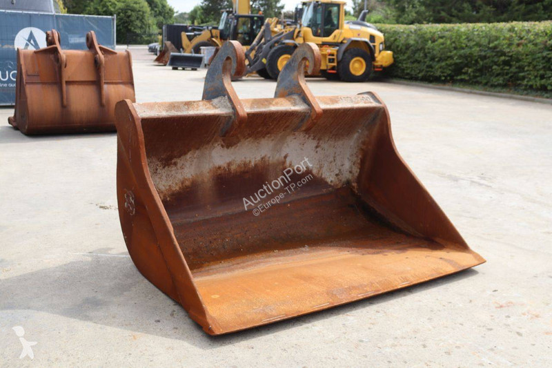 Echipamente pentru construcţii Eurosteel CW555