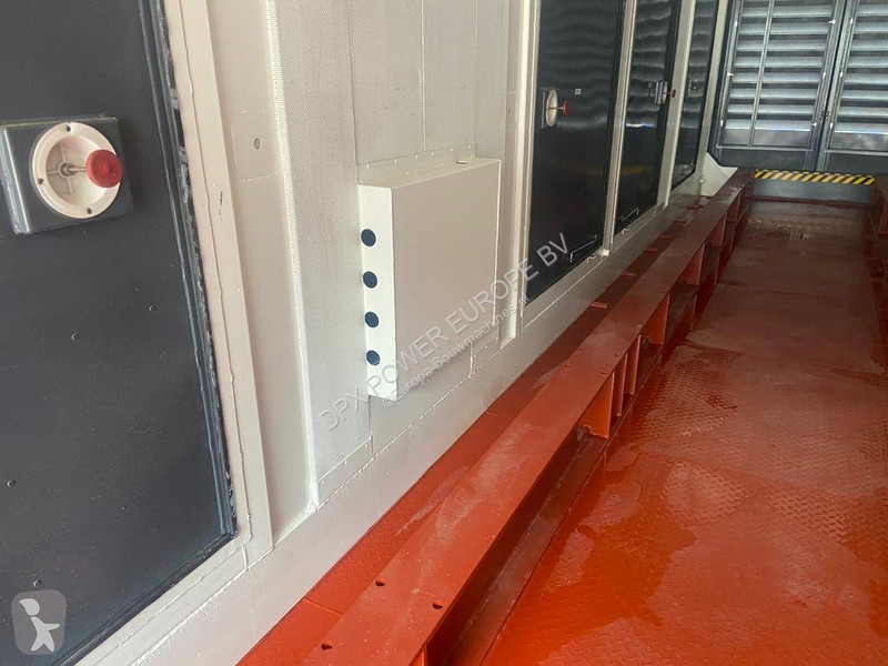 تجهيزات الآليات الثقيلة  40FT HC - Genset...