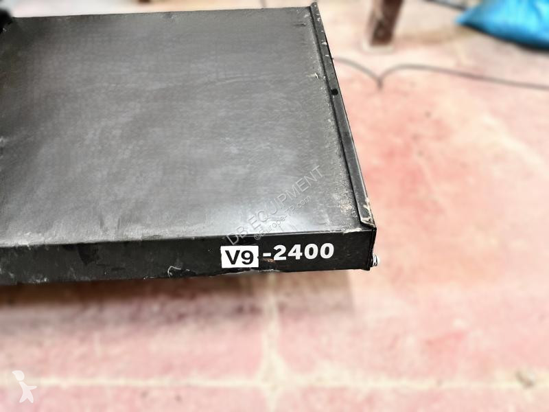 Équipements TP   VO 2400 Méga balai pousseur...
