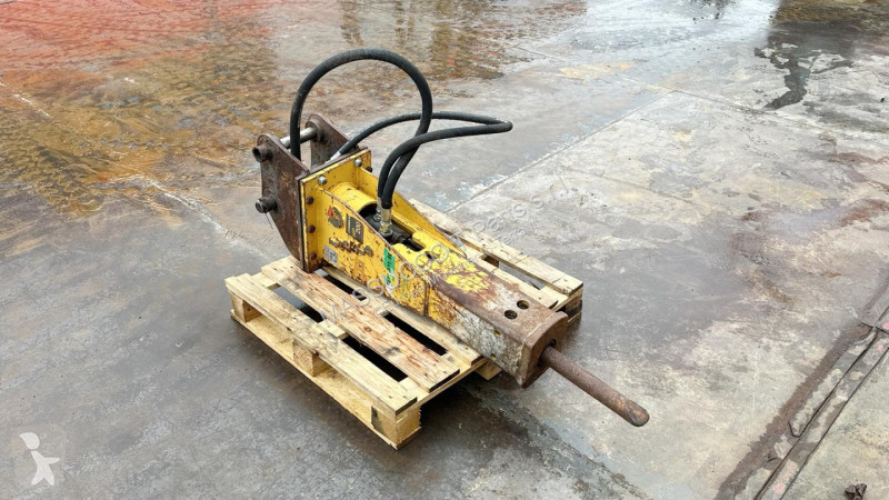 Vybavenie stavebného stroja  HP200
