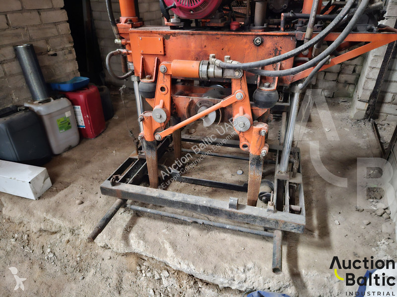 Vybavenie stavebného stroja  tamping machine