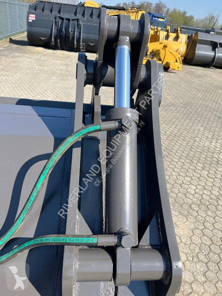 تجهيزات الأشغال العمومية Volvo L110 clamp...