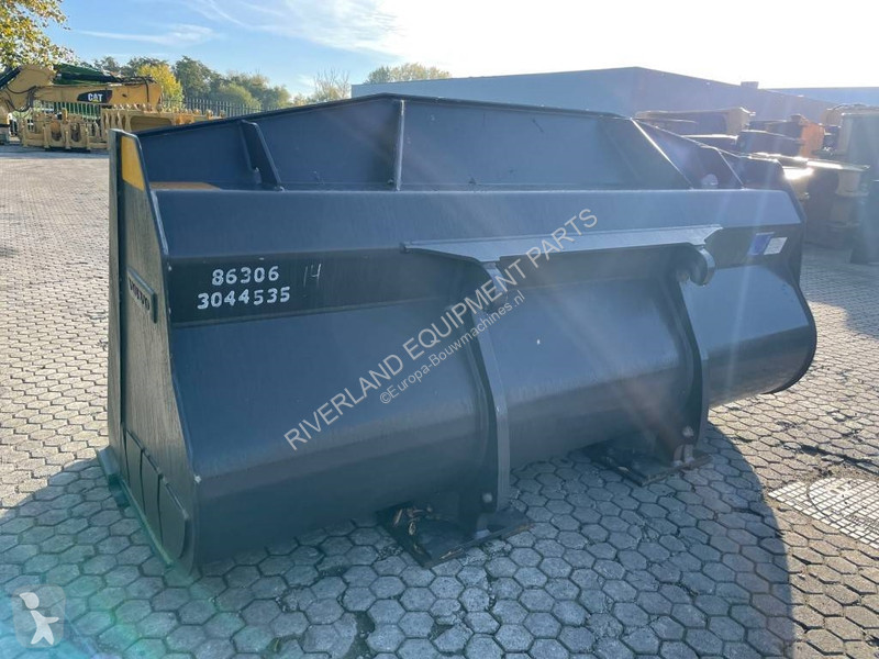 تجهيزات الأشغال العمومية Volvo L 110 H Bucket