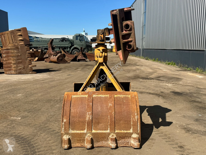 Vybavenie stavebného stroja  Clamshell grapple