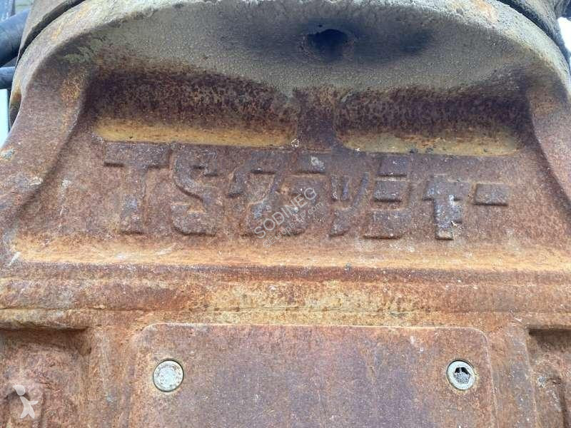 Vybavenie stavebného stroja   Cisaille a beton...