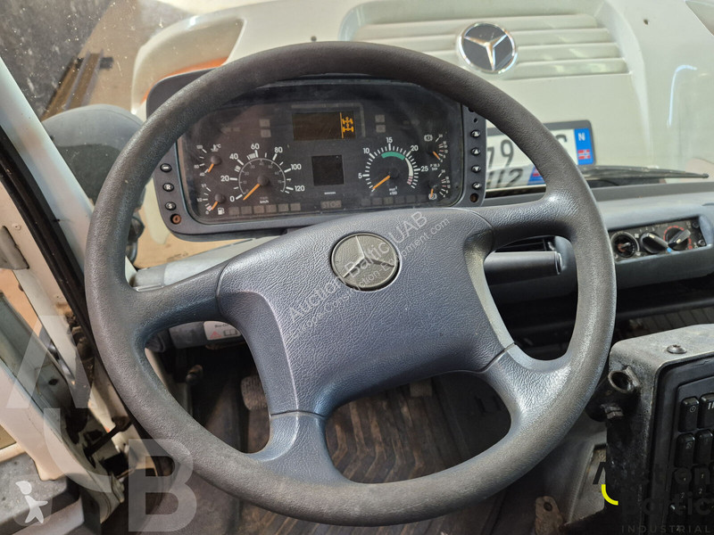 Vybavenie stavebného stroja  Unimog