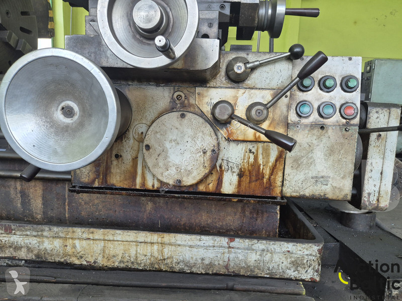 Vybavenie stavebného stroja  Lathe